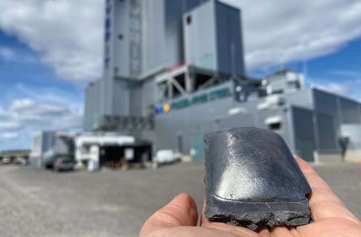 Der erste CO 2 -freie Stahl frisch aus dem Werk.