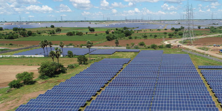 PV-Anlagen erzeugen längst systemrelevante Strommengen und müssen entsprechend zuverlässig auf Netzprobleme reagieren. - © Foto: Greenko
