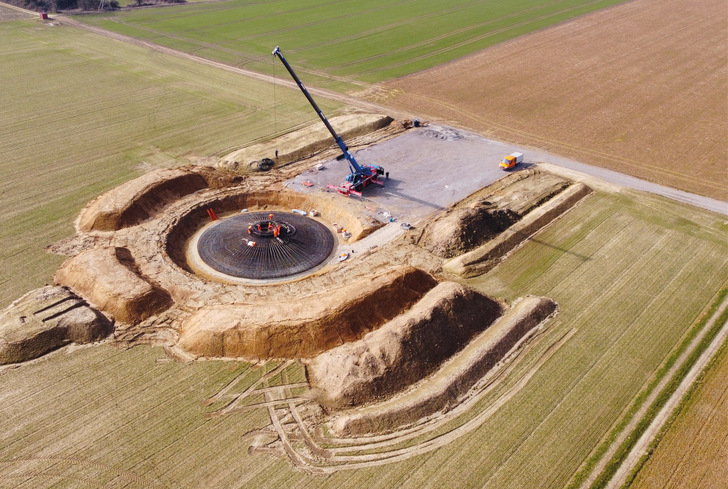 Mustergültig angelegter Großfundamentbau von Arning Bauunternehmung für eine moderne Windenergieanlage - © Foto: Arning Bauunternehmung
