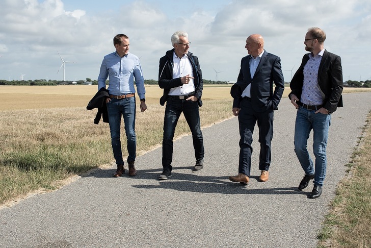 Cimbergy – aus zwei etablierten Unternehmen wird eine neue Einheit auf Augenhöhe. EE-Nord und das Ingenieurbüro Holst gestalten von nun an die Zukunft der Bürgerenergie zusammen. 