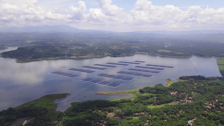 Darstellung des Schwimmparks  mit 145 MW in Indonesien.