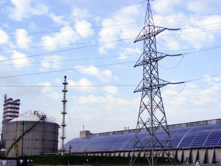 In Zukunft müssen die großen Photovoltaikanlagen in Deutschland auch am Redispatch teilnehmen.