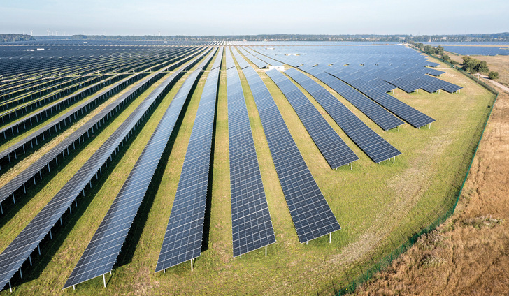 Der EnBW-Solarpark Werneuchen im Bundesland Brandenburg. 