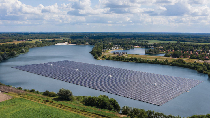 Für die Anlage auf dem Silbersee III in Haltern nutzt Baywa r.e. die Technologie, die sich bei Projekten in Holland schon mehrfach bewährt hat. - © Baywa r.e.
