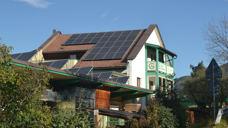 Die Photovoltaik lohnt sich in jedem Fall. Ob man die Anlage pachtet oder kauft, hängt von den persönlichen Präferenzen ab. - © Velka Botička

