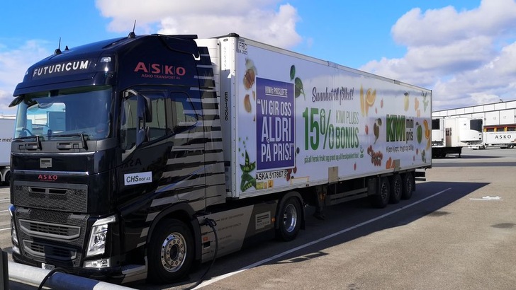 Der umgebaute Volvo-Lkw der Supermarktkette Asko. - © ASKO

