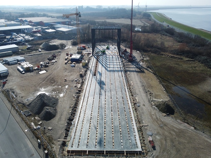 Hier entsteht der neue Prüfstand für große Rotorblätter in Bremerhaven. - © Fraunhofer IWES/Nils Glinka

