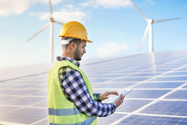 Der Ausbau der Erneuerbaren muss ebenso beschleunigt werden, wie der der Infrastruktur. Privathaushalte könnten eine größere Rolle als Prosumer spielen. 