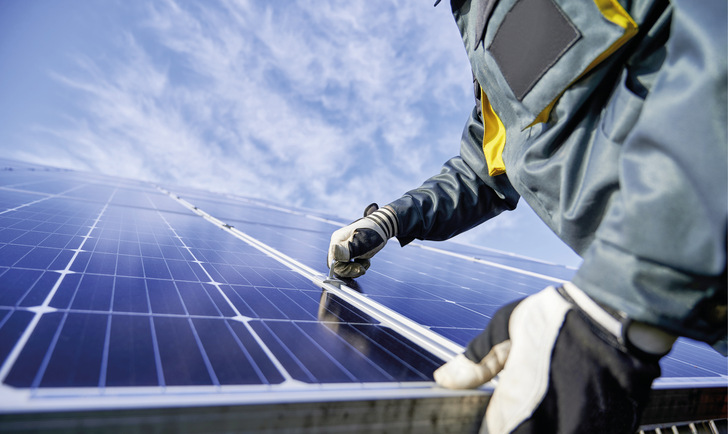 Alte Solaranlagen durch leistungsstarke neue Module zu ersetzen ist bisher nicht problemlos möglich. - © Foto: anatoliy_gleb - stock.adobe.com
