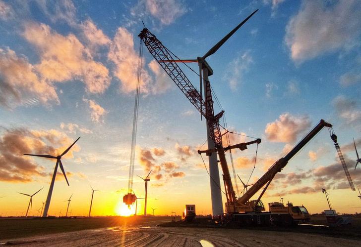Altwindparkarbeiten mit Getriebetausch, bis das Repowering sich lohnt.