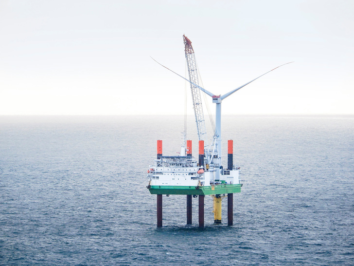 Das Closing für Offshore-Windkraftanlagen-Errichterschiff „Thor“ von Harren & Partner ist erfolgt. 