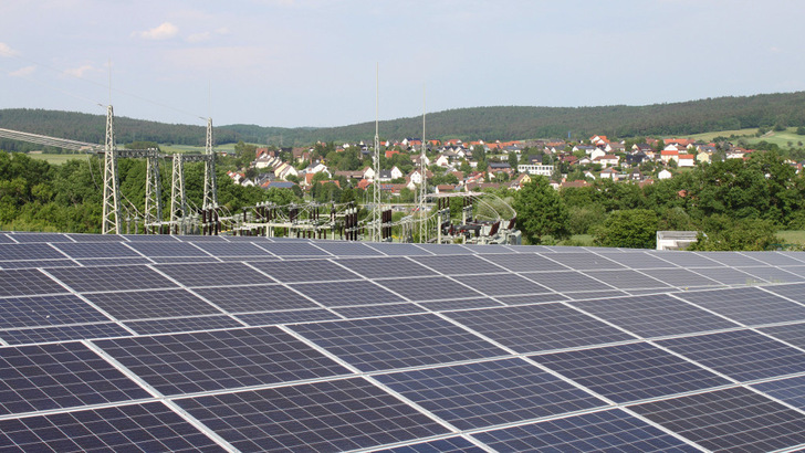 Die Wonne im Monat Mai hat für ungewöhnlich viel Sonnenstrom gesorgt. - © IBC Solar
