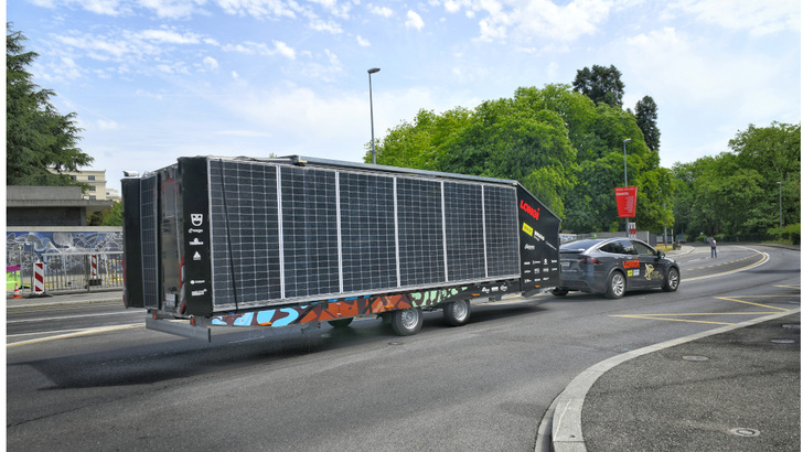 Für die Integration in Fahrzeugen und Anhängern müssen die Solarmodule bestimmte Eigenschaften mitbringen - und sie sollten nachhaltig sein.