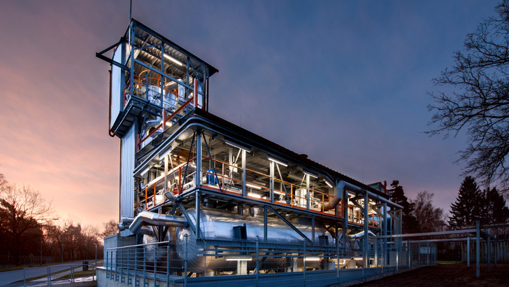 Die Sektorenkopplung bietet jede Menge Chance, überschüssigen Ökostrom zu speicher - entweder in ehemaligen Kohlekraftwerken oder vor Ort für die industrielle Nutzung.