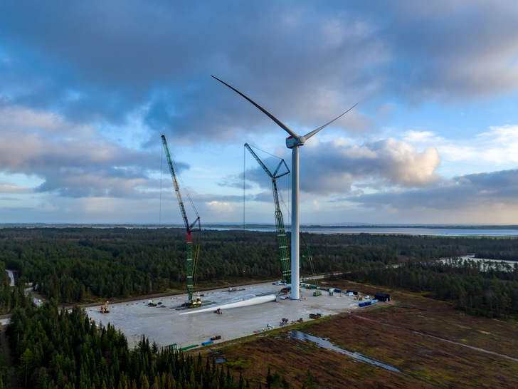 Test-Center am dänischen Standort Østerild bei der Prototyp-Installation der SG 11.0-193 DD  – einem Vorgängermodell der jetzt einen Rotor mit 200 Meter Durchmesser  tragenden Siemens-Gamesa-Anlage, die im Nordsee-Windpark Borkum Riffgrund zum Einsatz kommen soll.  - © Siemens Gamesa
