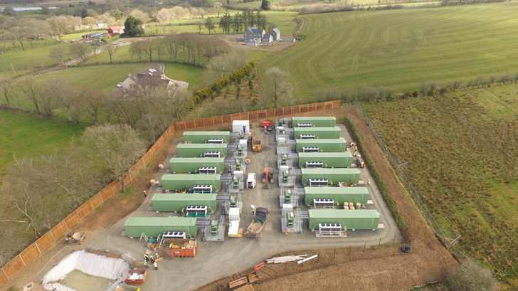 Abo Wind verantwortet den im nordirischen Kells gelegenen Batteriespeicher mit einer Leistung von 50 Megawatt über die gesamte Projektentwicklung als Generalunternehmer.  - © ABO Wind
