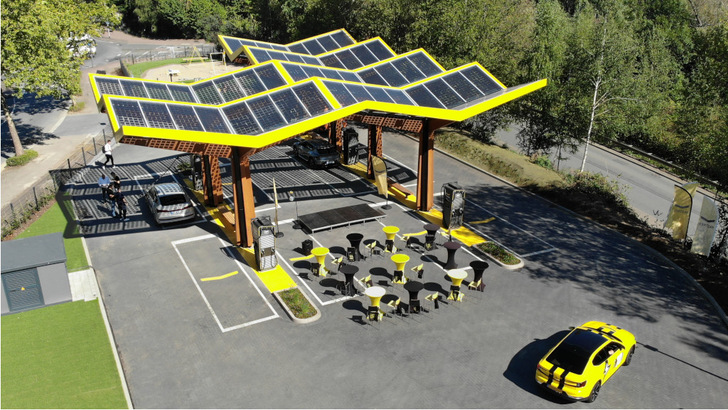 Bisher stehen am Ladepark Bochum schon zehn Schnellladepunkte zur Verfügung. Zusätzliche Ladesäulen für langsameres Laden kommen demnächst noch hinzu.