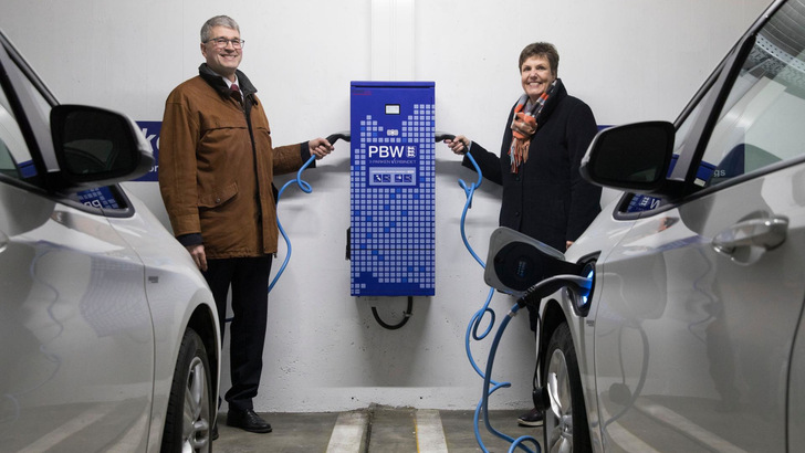 Mit dem neuen Lademanagement lassen sich bis zu 19 Elektroautos aufladen, ohne den Netzanschluss aufbauen zu müssen.