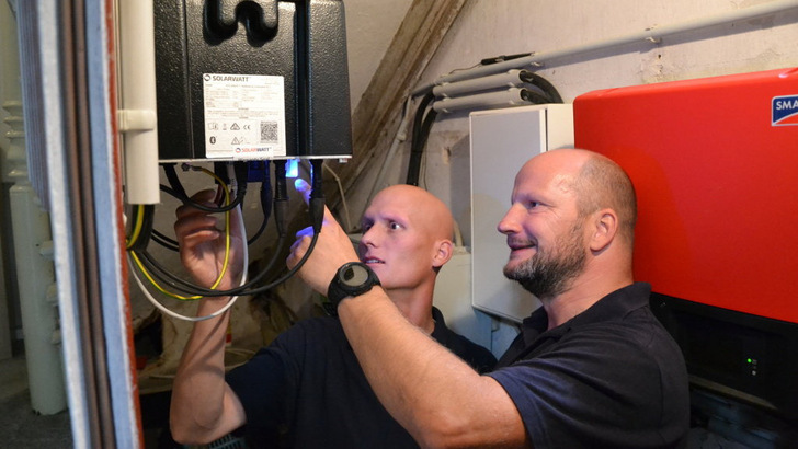 Der KLIEN unterstützt nicht nur den Bau von kleinen Heimspeichern, sondern auch die Installation von Gewerbespeichern.