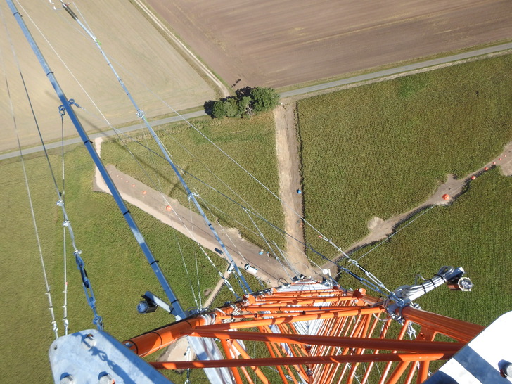 Blick vom neuen Messmast bei Hannover – ganz schön hoch! - © GEO-NET
