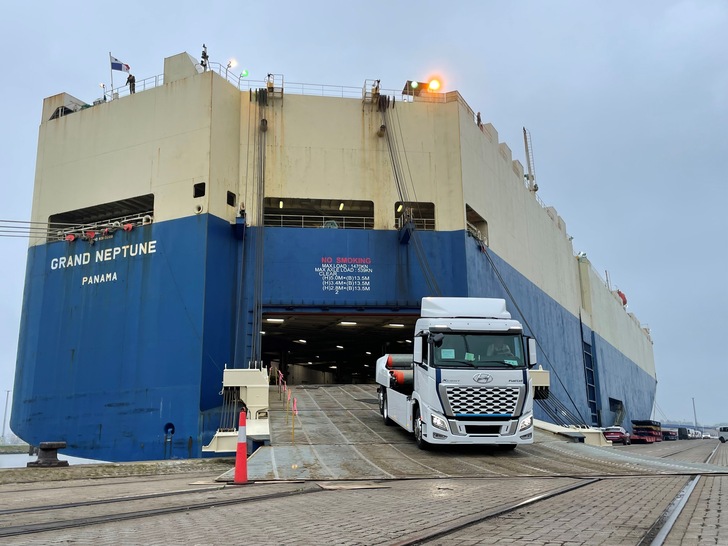 Wasserstoff-Lkw von Hyundai für Lkw-Vermieter Hylane.