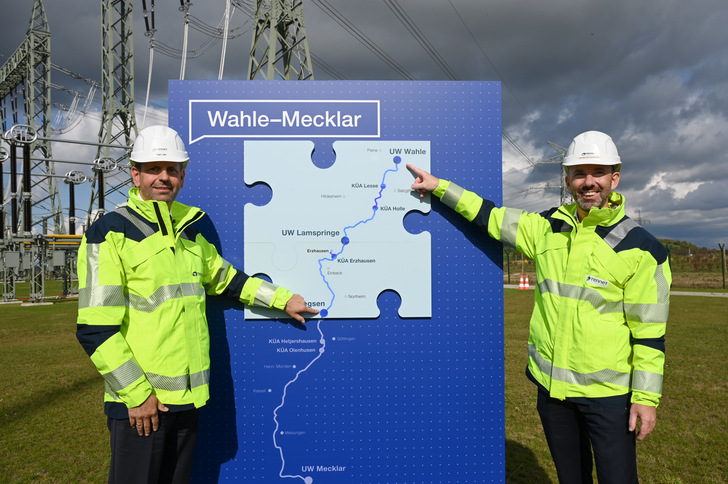 Niedersachsen Umweltminister Olaf Lies und Tennet-COO Tim Meyerjürgens eröffnen die neue Trasse.