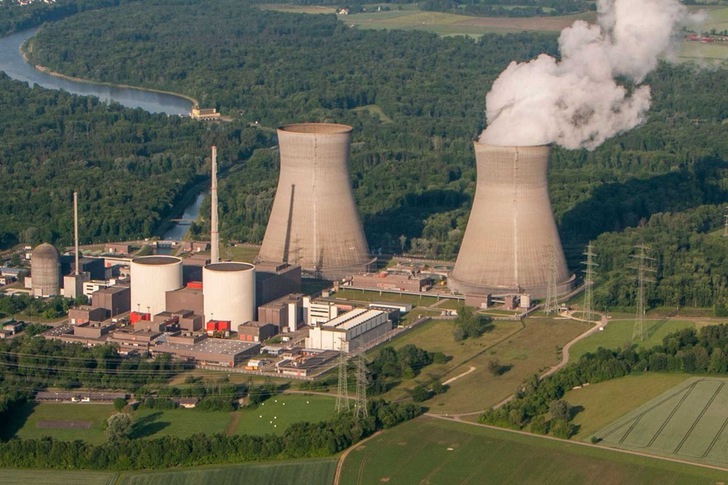 Das Atomkraftwerk in Grundremmingen ist schon vom Netz. Doch im Emsland betreibt RWE noch ein weiteres Kernkraftwerk, das noch bis Mitte April 2023 stromen soll. - © RWE
