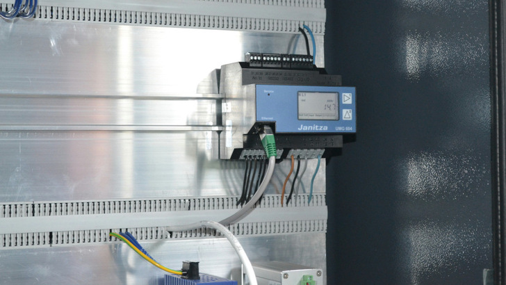 Ohne geeignete Messtechnik können Ökostromanalgen nicht ans Netz gehen. Die Bundesnetzagentur macht jetzt Druck.