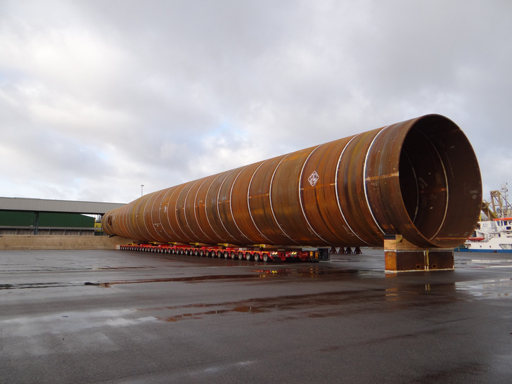 Erstes Monopile-Fundament für den künftigen deutschen Offshore-Windpark Baltic Eagle in der Ostsee nach der Produktion im Februar 2022 mit neun Meter Durchmesser. Die Technik für Ostseewindparks auch in Litauen ist da. 