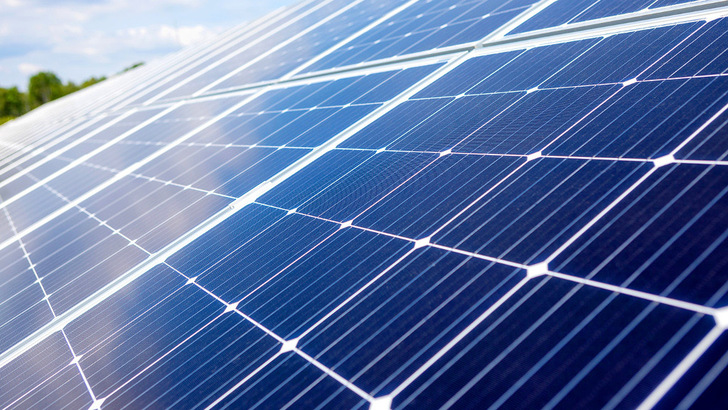Die fünf aktuell umfangreichsten Solarparks reichen von einer Leistung von 1.500 MW bis 2.245 MW.  - © LEAG
