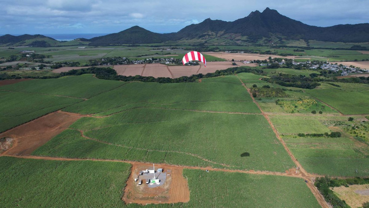 Die Flugwindenergieanlage von Skysails auf Mauritius.