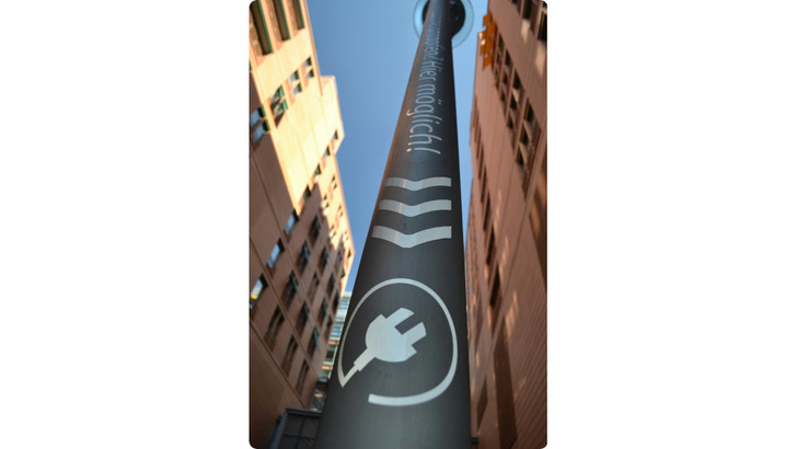 Beim Laden werden die Batterien ebenfalls beansprucht. Um die Lebensdauer zu verlängern, überwacht die BVG die Akkus in Zukunft lückenlos.