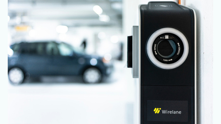 Mit den neuen Ladesäulen will die Hotelgruppe das Angebot an die Gäste ausweiten, ihre Elektroautos vor Ort zu tanken. - © Wirelane
 Mit den neuen Ladesäulen will die Hotelgruppe das Angebot an die Gäste ausweiten, ihre Elektroautos vor Ort zu tanken.