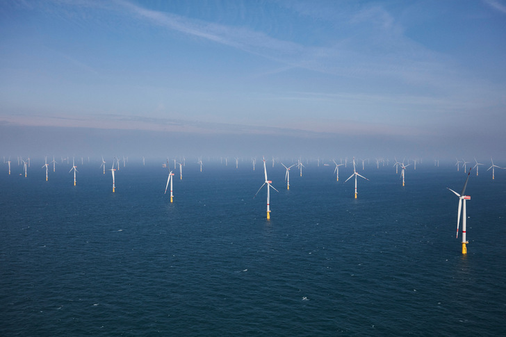 Nordsee-Windpark Hohe See/Albatros von EnBW, 609 Megawatt, Inbetriebnahme 2019 - © www.otzipka.de - EnBW
