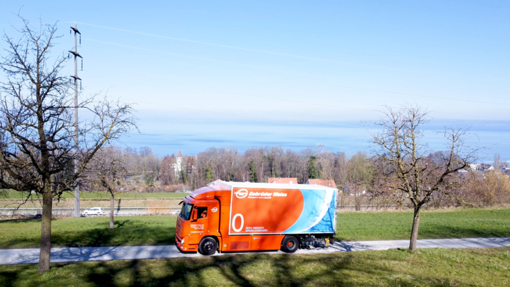 Wasserstoff-Lkw des Logistikers Gebrüder Weiss