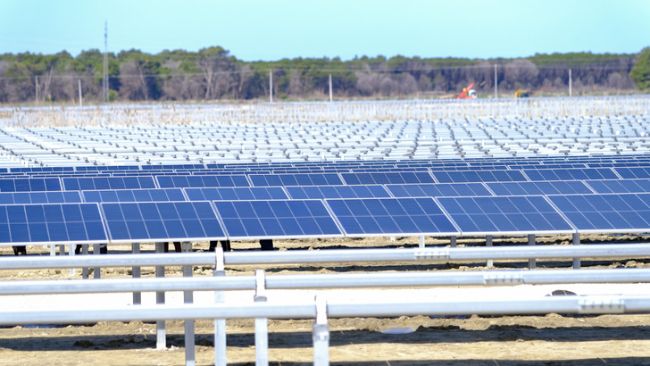 Trina Solar stellt sich mit der Anlage in Albanien stärker als Anbieter von Komplettsystemen auf. - © Blessed Investment
