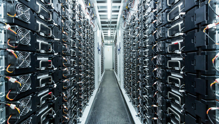 Der Batteriespeicher des Hybridkraftwerks