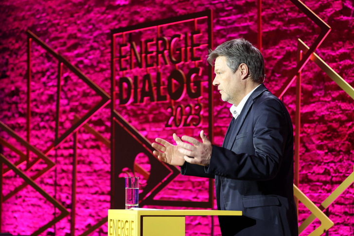 Robert Habeck hat das neue Solarbeschleunigungsprogramm der Bundesregierung vorgestellt. - © BEE
