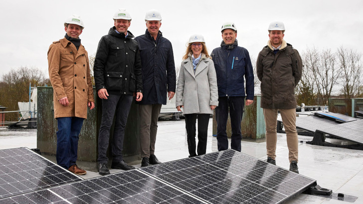 Das erste gemeinsame Mieterstromprojekt von Hansa und Green Planet Energy in der Hamburger Rauchstraße ist bereits fertig. - © Green Planet Energy
