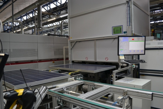 Mit der Förderung will die Bundesregierung eine Wertschöpfungskette der Solarmodulproduktion in Deutschland aufbauen. - © Velka Botička
