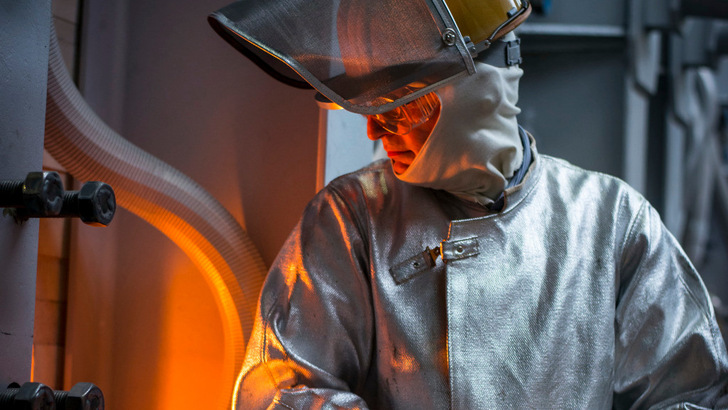 Die Glasschmelze braucht konstant hohe Temperaturen. Schott hat jetzt gezeigt, dass diese auch mit reinem Wasserstoff dauerhaft erreicht werden,.