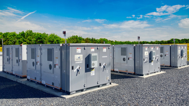 Große Speichersysteme sind entscheidend für den Erfolg der Energiewende. Doch die Investoren stoßen immer wieder auf Hürden.