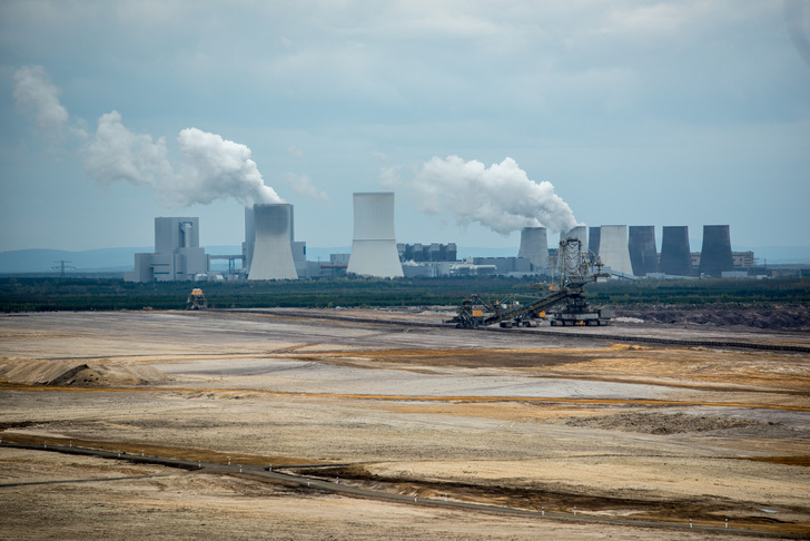 Klimaschutz und Industrie – was hat Vorzug in der deutschen Wirtschaftspolitik oder wann kann die Bundespolitik beides vereinen? Eine Greenpeace-Studie übt Kritik.