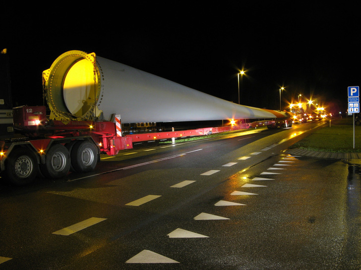 Bis ein Flügel auf die Reise gehen kann, dauert es lange – oft zu lange.