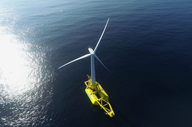 Demo-Sath-Schwimmsystem der Testanlage von RWE, Kepco und Saitec Offshore Technologies, die nun offiziell am Netz ist. Sie schwimmt zwei Kilometer vor der baskischen Küste.