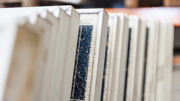 In den nächsten Jahren kommen jede Menge Altmodule bei den Recyclern an.