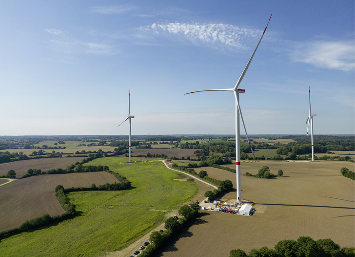 Repowering-Windpark Kesdorf-Süsel nach dem Anlagenaustausch mit GE-Anlagen GE 5.5-158 - © Foto: Denker & Wulf
