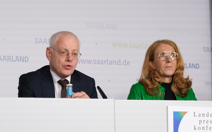 Wirtschaftsminister Jürgen Barke und Umweltministerin Petra Berg (beide SPD) kündigen mehr Flächen für Windenergienutzung an. - © MWIDE
