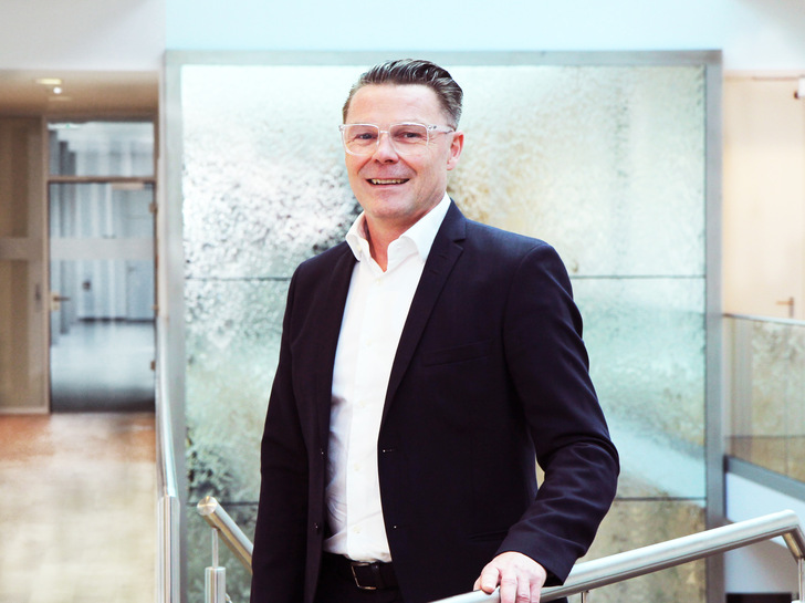Ab 1.1.2024 neuer CEO von Enercon: Udo Bauer. Er löst Jürgen Zeschky ab. - © ENERCON
