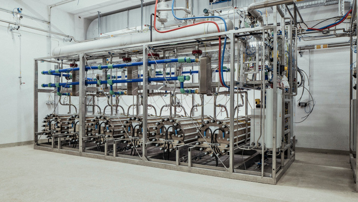 Mit dem Strom aus dem Windrad der NEV kann die Elektrolyseleistung gut genutzt werden.